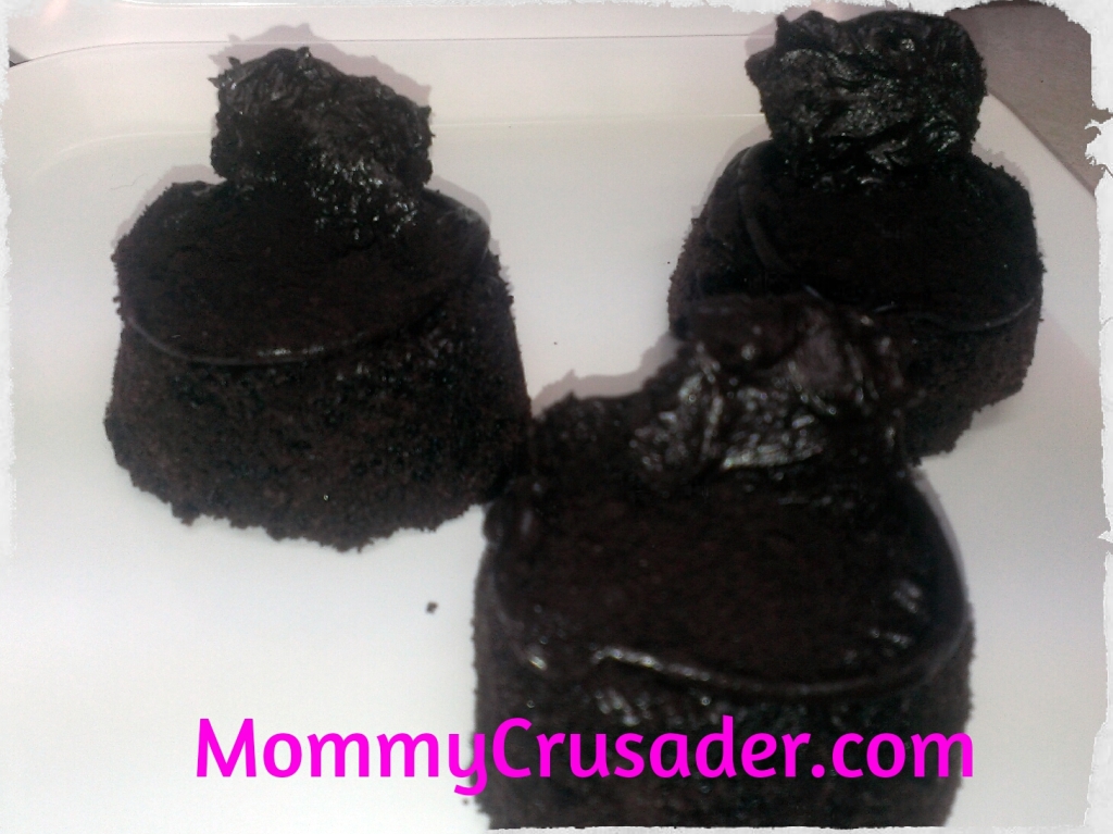 Graveyard Brownies with tombstones and 'dirt'. | MommyCrusader.com