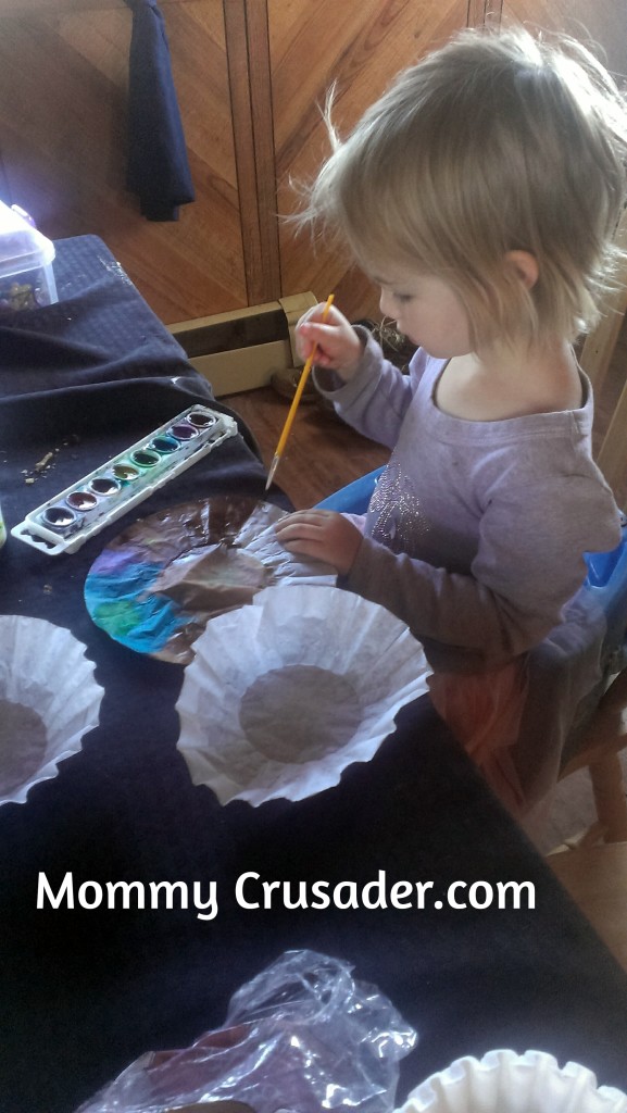 Watercoloring on coffee filters | mommycrusader.com